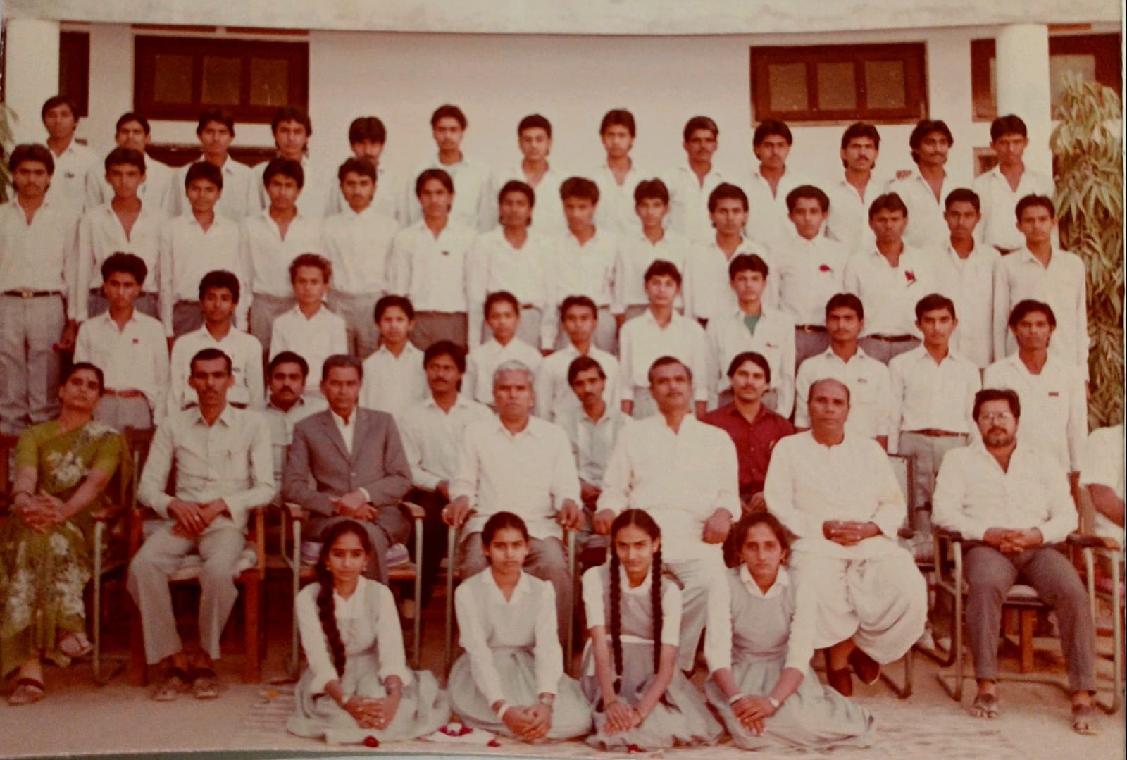 મંડળના હોદેદારો અને સ્ટાફગણ