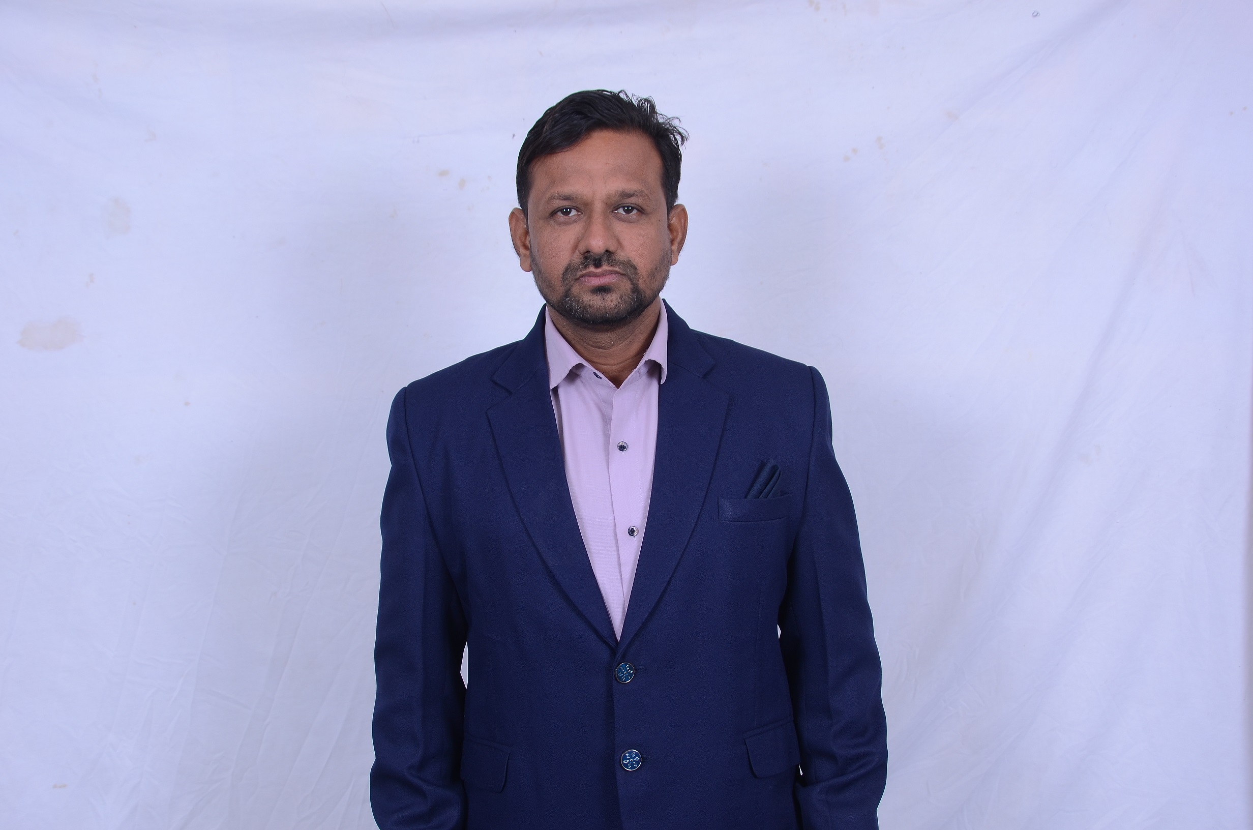 11.શ્રી જયેશભાઈ અમરાભાઇ ચૌહાણ